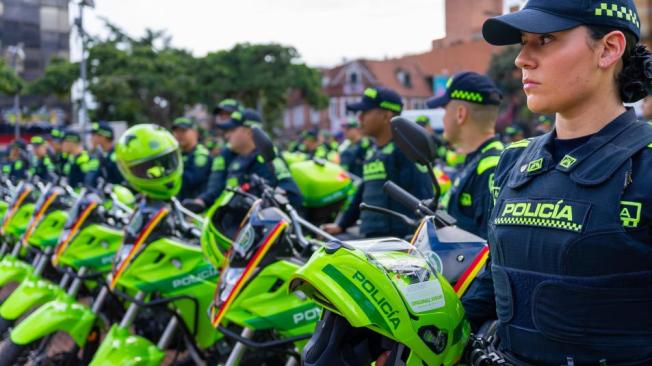 Durante el fin de semana del Día de la Madre, más de 5.500 uniformados estarán desplegados en 340 puntos críticos de Bogotá para reforzar la seguridad en todas las localidades.