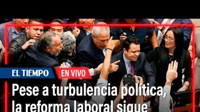 Senado revivió la reforma laboral y hundió la consulta del Gobierno