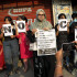 Estudiantes sostienen pancartas "NO CAA" durante una protesta contra la implementación de la Ley de Enmienda de Ciudadanía (CAA).