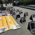 Durante la audiencia de la JEP víctimas instalaron pancartas y fotografías de personas desaparecidas a modo de homenaje y de petición de justicia para sus casos. Foto: 14/05/2024