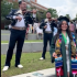La joven graduada de UNCC fue sorprendida por su familia con un conjunto de mariachi.