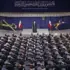 O aiatolá, como líder supremo, é o comandante das forças armadas e pode declarar guerra.