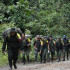 Guerrilleros en camino a zona veredal en Cauca.