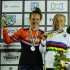 En la imagen aparecen la holandesa Laura Smulders (izq.), plata; la australiala Caroline Buchanan (cen.), oro y Mariana Pajón, bronce, en la prueba de la contrarreloj del Mundial disputado en Medellín en 2016.