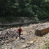 En el caño Buque del barrio Buganviles se ejecutan labores de construcción de un muro en gaviones.