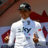 El ciclista colombiano Egan Arley Bernal luce el maillot blanco al mejor  joven.