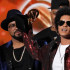 El artista Bruno Mars se llevó los tres premios más importantes de la noche.