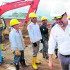 El ministro Camilo Sánchez recorrió ayer las obras de construcción de viviendas y del acueducto en el municipio de Mocoa, Putumayo.