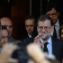 El presidente del Gobierno español, Mariano Rajoy, fue destituido tras ser aprobada una moción de censura en su contra debido a un escándalo de corrupción que sacudió a su partido político.