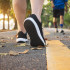 1. Caminar: un buen paseo es el primero de los ejercicios que recomiendan. Dicen los estudiosos que caminar durante apenas 30 minutos aumenta la función del sistema inmunológico y puede disminuir el dolor en las articulaciones.
