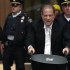 La Fiscalía del estado de Nueva York presentó al productor de cine Harvey Weinstein como un “monstruo depredador” en la apertura del juicio.