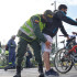 Operativos de la policía a ciclistas que transitan por el sector del Puente de Guadua, con el objetivo de prevenir los robos en la zona.