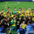 Los futbolistas de Brasil celebran tras conseguir la medalla de oro durante los Juegos Olímpicos 2020, este sábado en el Estadio Internacional de Yokohama en Yokohama (Japón).