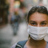 Las máscaras faciales son uno de los objetos para prevenir respirar aire contaminante.
