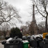 Más de 7.000 toneladas de basuras se acumulan hoy en las aceras de la capital francesa.