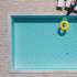 La piscina es usada para fines recreativos para niños, jóvenes y adultos.