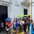 Filas para reclamar el subsidio en sedes del Banco Agrario en Cali y Barranquilla.