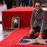 Marc Anthony, junto a su estrella en el paseo de la fama de Hollywood.