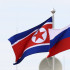 Las banderas de Corea del Norte y Rusia ondean durante una visita del presidente ruso Putin y el líder norcoreano Kim Jong-un.
