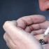 Nueva Zelanda aprobó en 2022 leyes para restringir y eventualmente prohibir la venta de cigarrillos a las generaciones futuras.