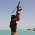BBC Mundo: Soldado y barco en Yemen