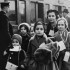 Niños refugiados judíos llegando a Londres en 1939.