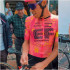 Fanático del ciclismo lo abordó en campeonato nacional de ruta y le regaló una bicicleta muy especial.