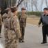 Kim Jong un junto a militares norcoreanos.