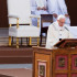 El pontífice hace un llamado a pensar antes de actuar y hablar.
