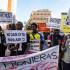 Activistas y extranjeros protestan contra el Pacto Europeo sobre Migración y Asilo Político en la plaza de Callao de Madrid, el 11 de abril. Los manifestantes fueron convocados por varias organizaciones que defienden los derechos humanos de los migrantes.