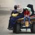 Palestinos se trasladan a zonas más seguras en Rafah, en el sur de la Franja de Gaza.