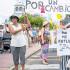 Manifestantes protestan contra el turismo masivo en Fuerteventura, islas Canarias, y piden un cambio de ese modelo turístico.