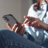 Profesora acosa a estudiante por WhatsApp