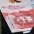 Carlos El??as L??pez entreg?? 30 millones de pesos que se encontr?? en un ba??o.