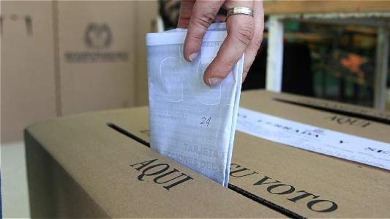 Se espera que el CNE incluya en las reglas para el plebiscito, algunas para las encuestas.