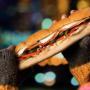 Una cadena de sándwiches fue demandada por publicidad engañosa.