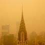Cambio Climático
En los últimos 28 años, los fotógrafos y videógrafos de Getty Images, reconocido como el principal creador de contenido visual a nivel mundial, han desarrollado un conocimiento especializado para capturar los eventos de noticias más importantes en todas partes del mundo. Este 2023, sus fotoperiodistas se embarcaron en la misión de contar historias de desastres naturales desde la primera línea, ya sea en medio de huracanes o en medio de llamas, poniéndose en peligro para mostrar el impacto que estos eventos tienen en los lugares y las personas. Además, documentaron sequías históricas, aumento de temperaturas, lluvias intensas e inundaciones, y mucho más, tanto en lugares lejanos como en nuestro propio entorno durante todo el año 2023.
A través del lente de los galardonados fotógrafos de Getty Images, Sandy Ciric, Directora Senior de Fotografía Editorial de Getty Images, compartió para El Tiempo una galería de imágenes que destacan algunos de los eventos que han marcado la historia del cambio climático en 2023. 
“La cruda realidad del cambio climático ha estado lejos de ser sutil este año. Los fotoperiodistas de Getty Images produjeron imágenes y videos impactantes que permiten al mundo entero ser testigo de un año de condiciones meteorológicas extremas en todo el planeta. Además, documentaron sequías históricas, calor intenso, inundaciones, incendios forestales y tormentas intensas”, afirma Sandy Ciric, Directora Senior de Fotografía Editorial de Getty Images. “La fotografía sigue siendo esencial para informar y transmitir los efectos del cambio climático. Documentar estos extremos cada vez más “normales” nos proporciona contexto y cronología a medida que nuestro mundo sigue cambiando.”