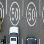 La velocidad máxima en Bogotá es de 50 km/h.