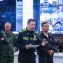 El director de la Policía, general Carlos Fernando Triana (c), acompañado del MIndefensa y Mininterior.