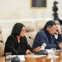 Angie Lizeth Rodríguez en un consejo de ministros junto con el presidente Perto.