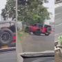 Conductor de Jeep se estrelló con tres carros