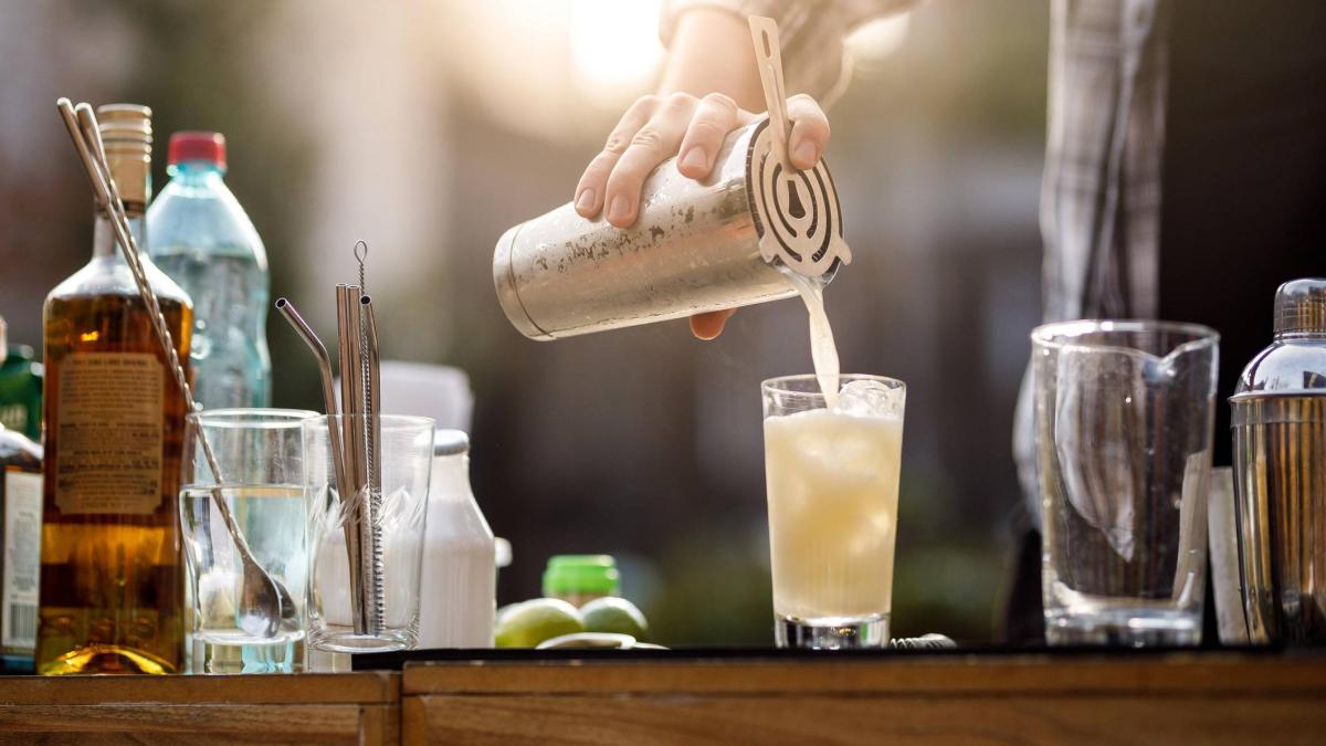 Cinco cocteles temáticos para celebrar el Año Nuevo: así puede prepararlos
