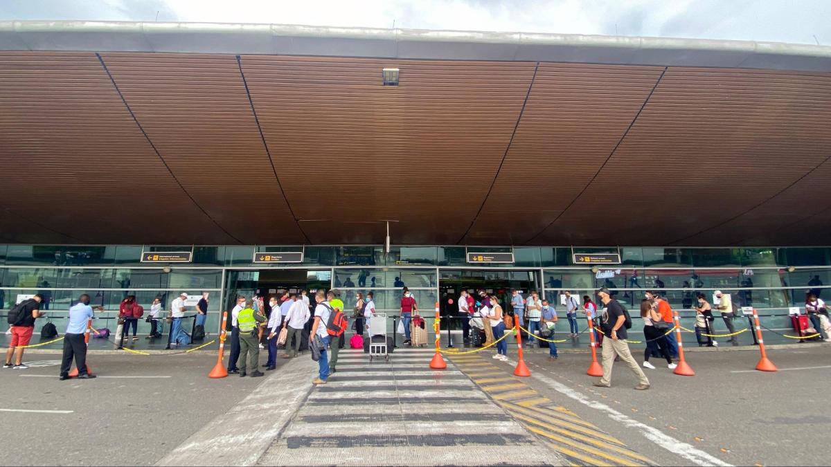 Alcaldía de Cartagena suspende obras de ampliación del aeropuerto Rafael Núñez por presuntas irregularidades