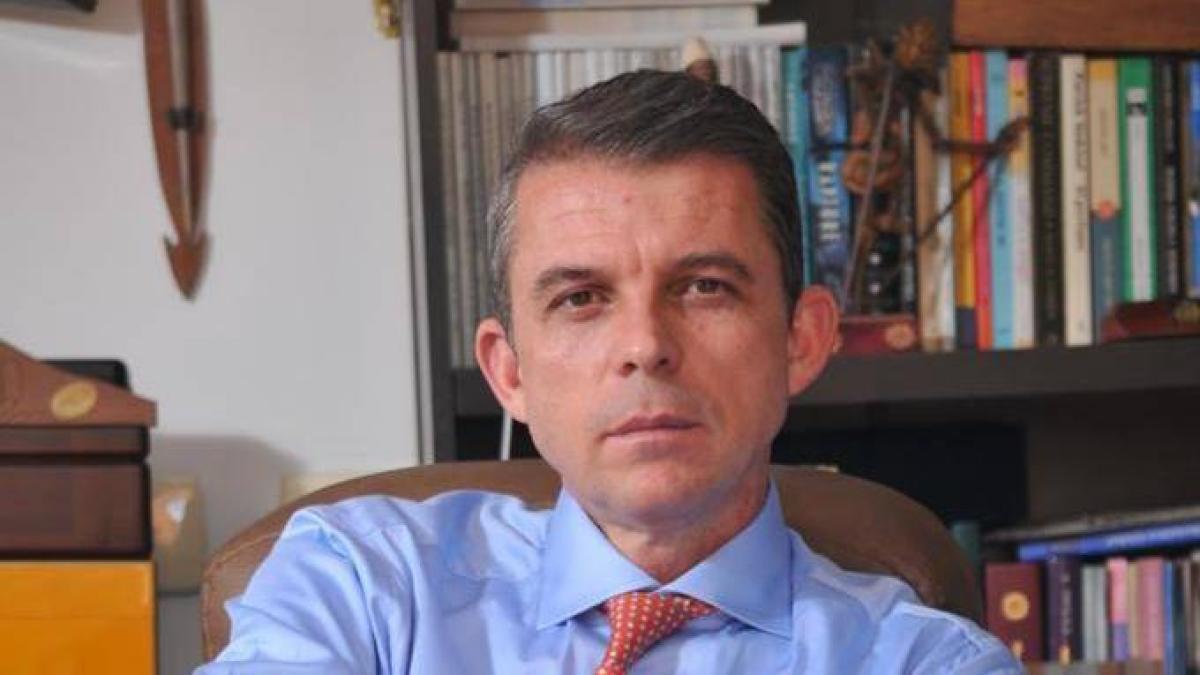 'Marín, yüksek güç pozisyonlarını ortaklaştırmasına izin veren bir Emporium yarattı': General Buitrogo