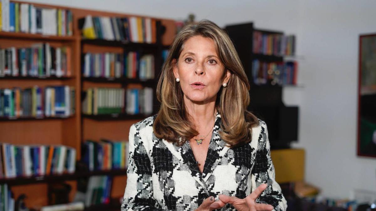 Eski şansölye Marta Lucía Ramírez: 'Kolombiyalıların ülkeye girişini reddetmek anayasaya aykırı'