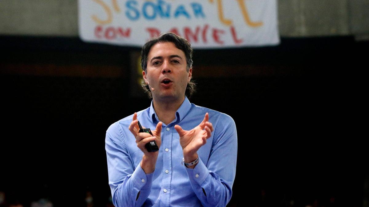 Daniel Quintero celebra que la Procuraduría archivó proceso en su contra por presunto cohecho en la Clínica de la 80: 'Engañaron a Medellín'