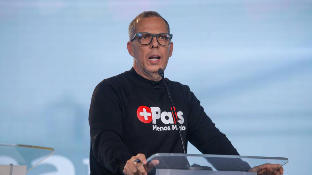 ¿Quién es Alfredo Saade, el controvertido pastor que denunció supuesto plan para envenenar al presidente Petro?
