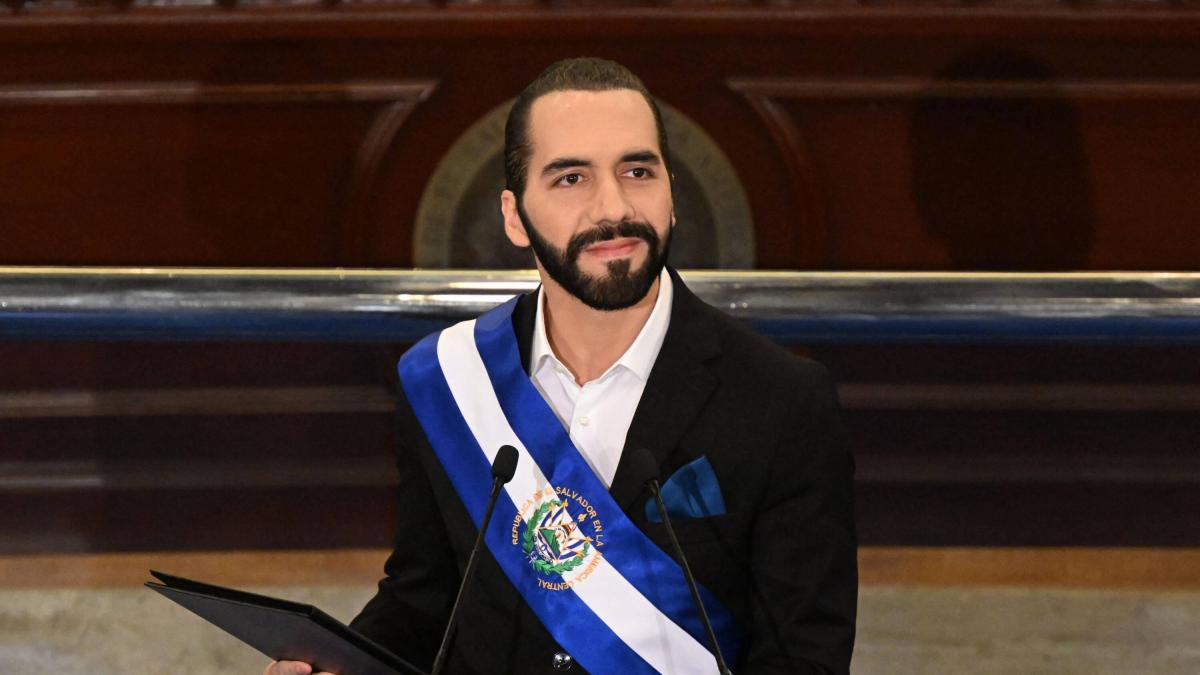 El presidente Nayib Bukele defiende reelección indefinida y dice que critican a El Salvador por ser pobre y pequeño