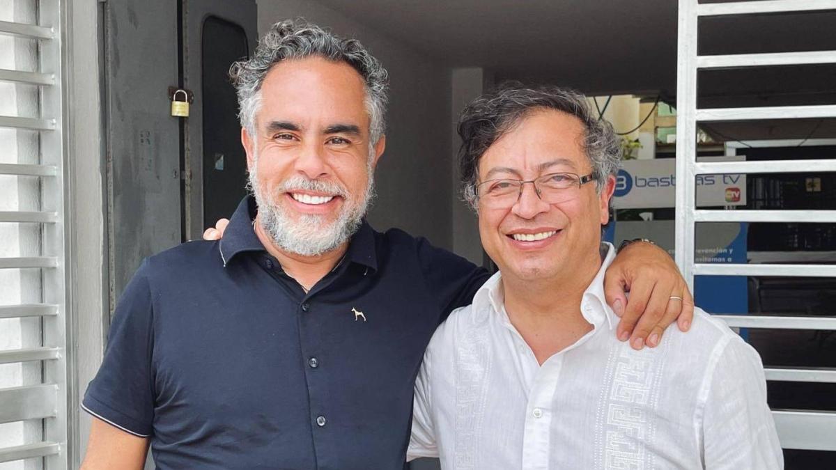 Ministro Benedetti niega tener secretos del presidente Petro, como ha sugerido la oposición