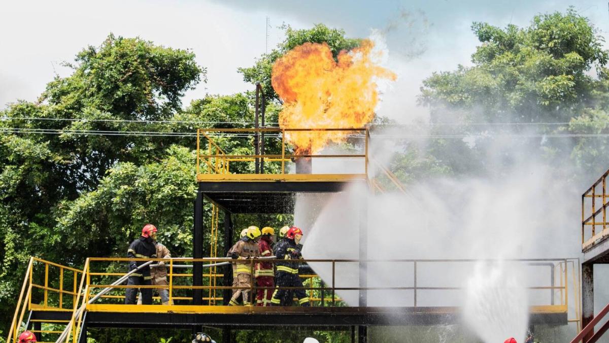 Gobierno propone fortalecer los cuerpos de bomberos en el país: en el Caribe, el 46 % de los municipios no cuenta con este organismo